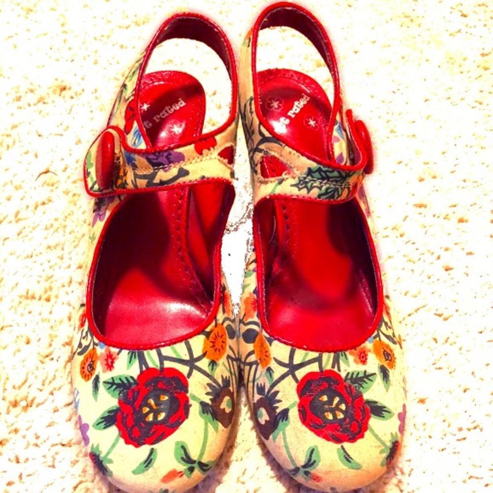 **SOLD **Floral Print wooden heels - Picture 1 of 6